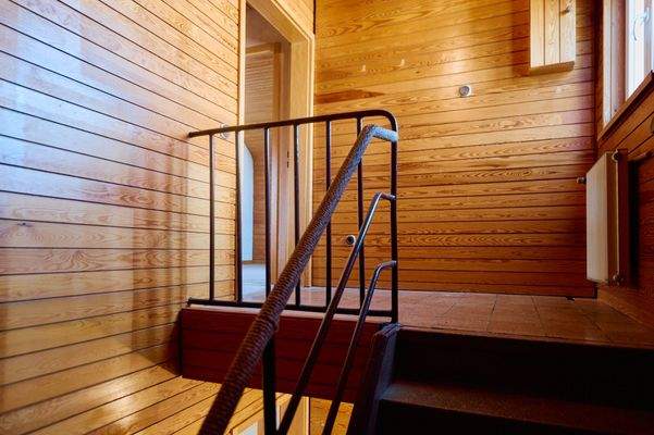 Dachgeschoss, Treppenhaus und Wohnungseingang