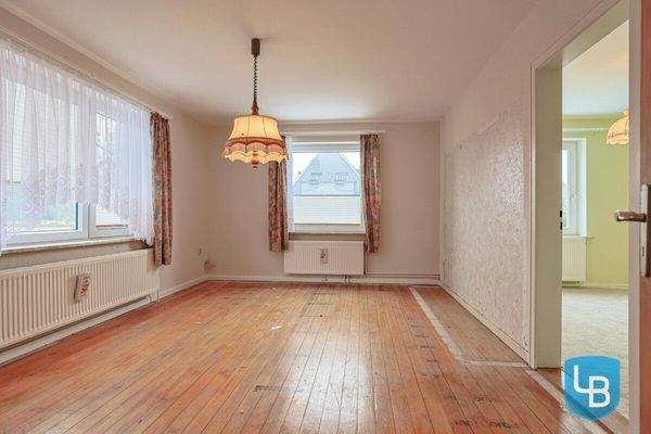 Lichtdurchflutetes Wohnzimmer