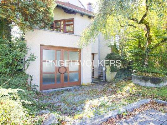 separater Eingangsbereich / Garage - UG