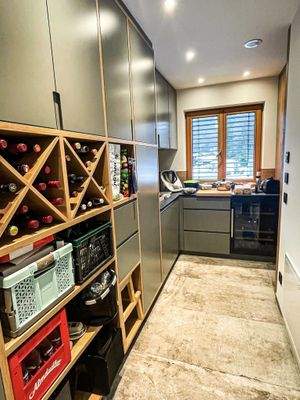 Speisekammer mit Weinkühler