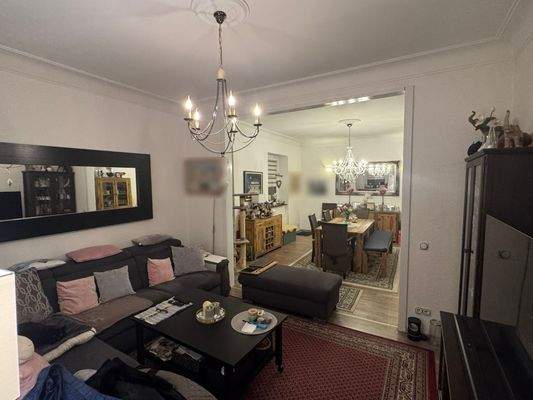 Wohnbereich mit Blick zum Essbereich