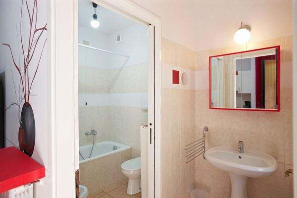 App. Design mit Terrasse, Balkon &amp; Traumseesicht.