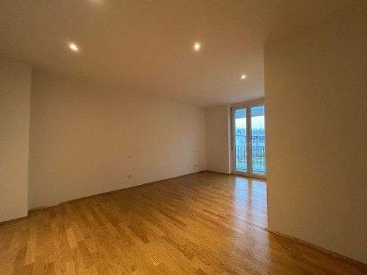 Großzügiges Schlafzimmer