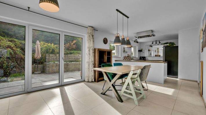 Esszimmer / Küche EG