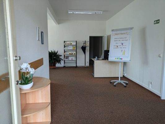 Eingangsbereich Büro (1)