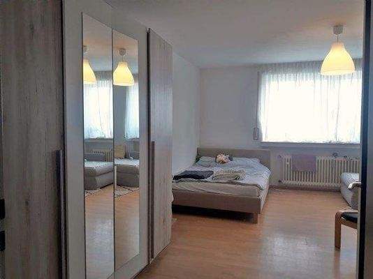 Wohn- und Schlafzimmer