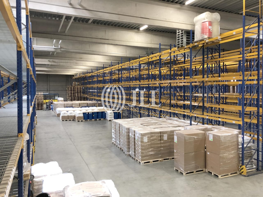 Innenansicht Halle - JLL