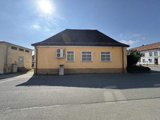 seitliche Hausansicht