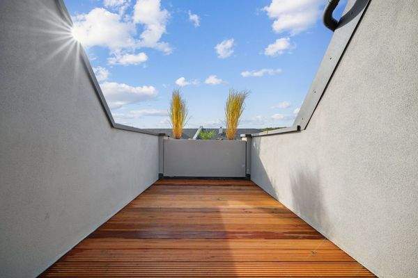 Balkon 1. DG mit Blick zur Festung und Käppele