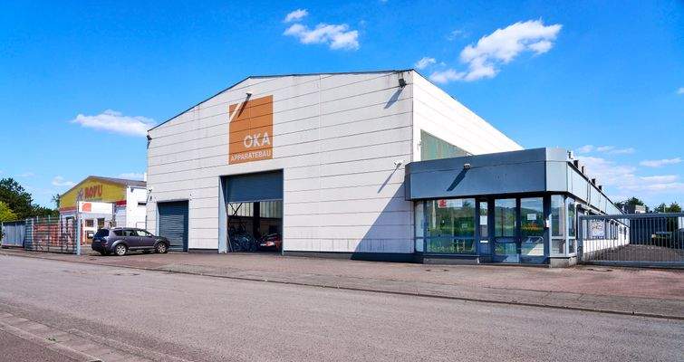 011_Halle und Büro Straßenseite Nordseite.jpg