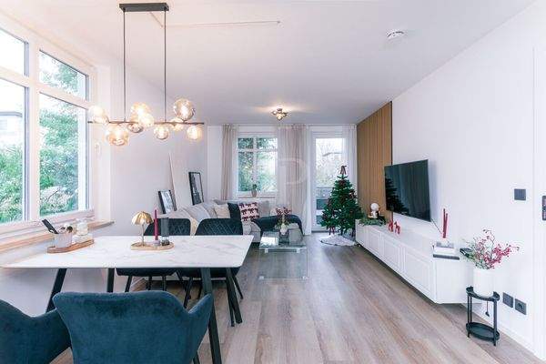 Wohnzimmer mit Essbereich