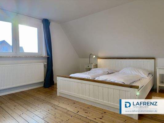 Schlafzimmer im Dachgeschoss 2