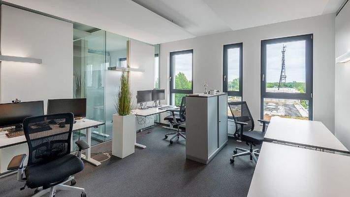 Schreibtisch im Teambüro