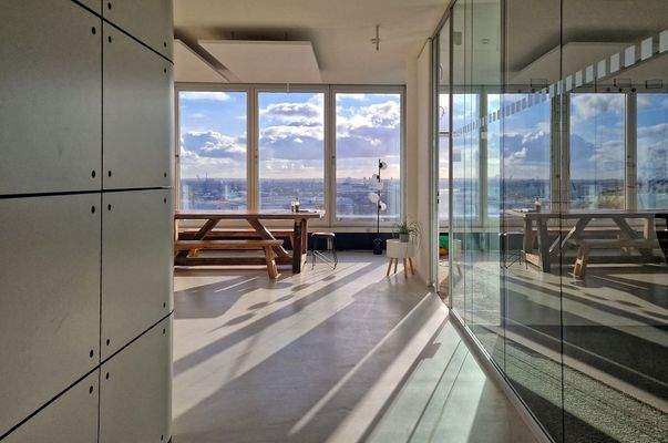 Astraturm St. Pauli Kiez Reeperbahn ausblick Glas 