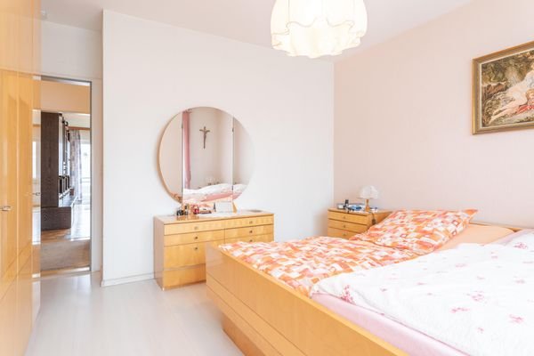 Schlafzimmer (2)