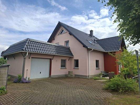 Ansicht garagenseitig Front