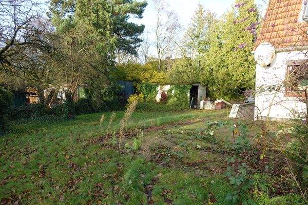 hinterer Bereich mit altem Schuppen