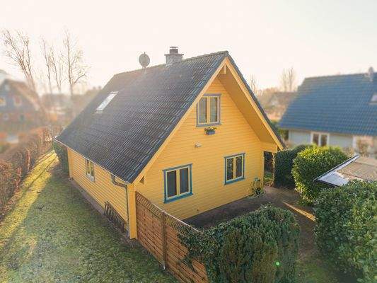 Haus mit hinterer Terrasse