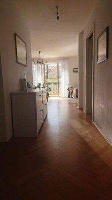 Blick Flur zum Wohnzimmer 