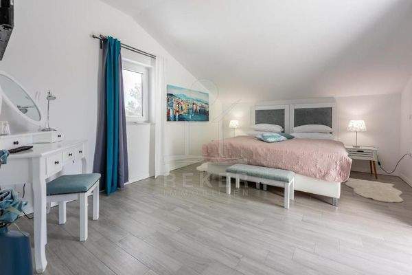 Vier Schlafzimmer mit eigenem Bad und Balkon