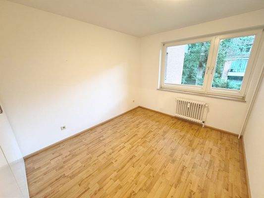 Zimmer 2 mit Einbauschrank