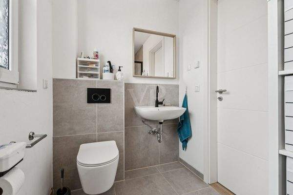 Bad 2. Wohneinheit Obergeschoss