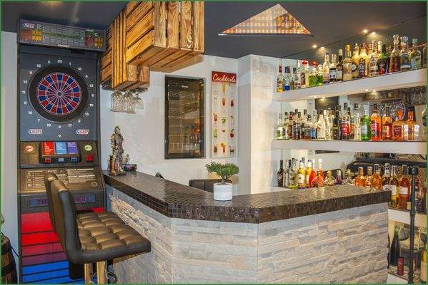Bar im Untergeschoss