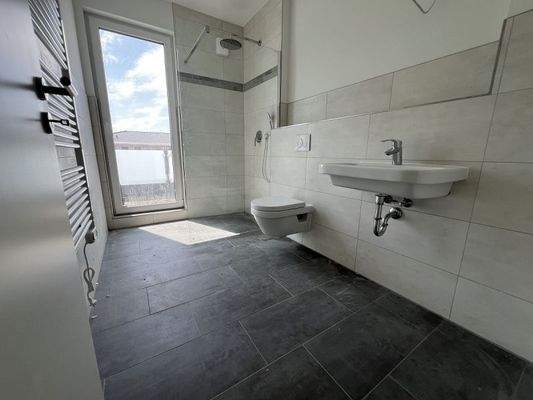 Badezimmer mit Tageslicht