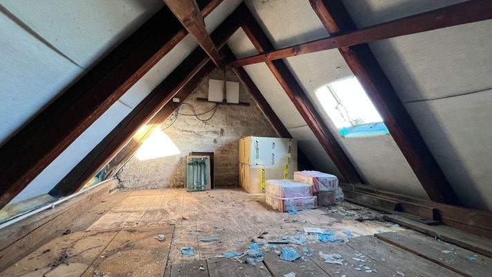 Spitzboden Schrägen gedämmt