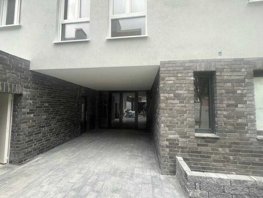 Hauseingang, Stand 28.06.24