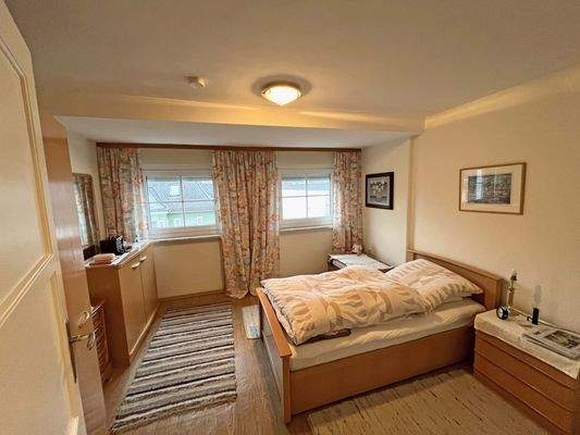 Wohnung 2. OG  Schlafzimmer