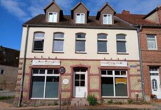 Stadthaus: Wohnen und Gewerbe.jpg