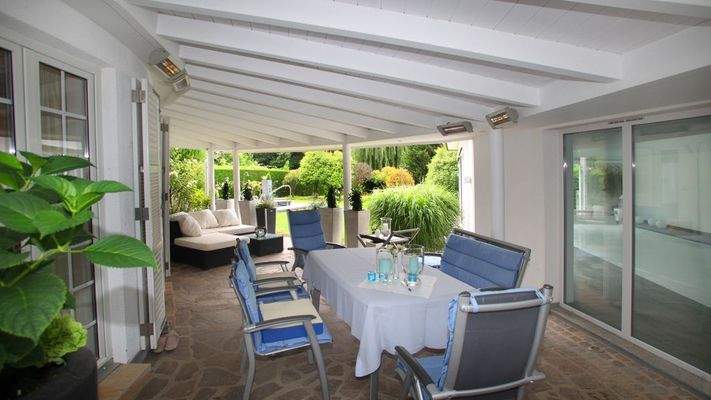 überdachter Freisitz.jpg