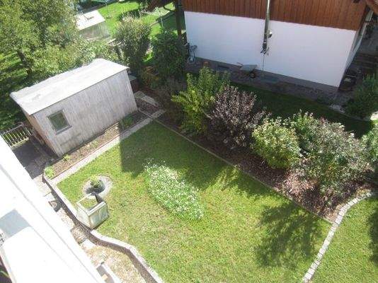 Garten mit Gartenhaus