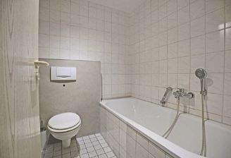 Bad mit Badewanne