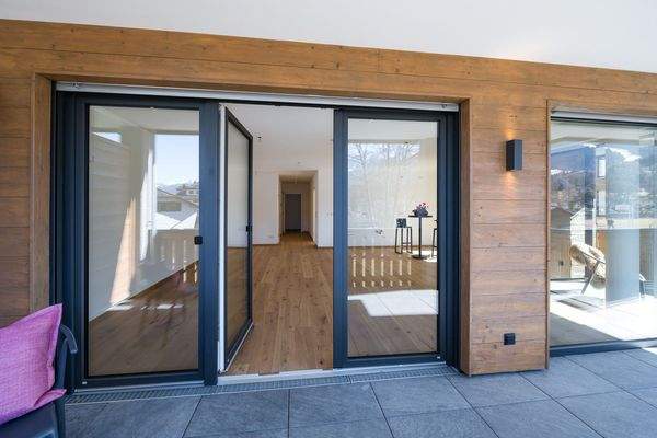 Hochwertiger Echtholz-Parkettboden