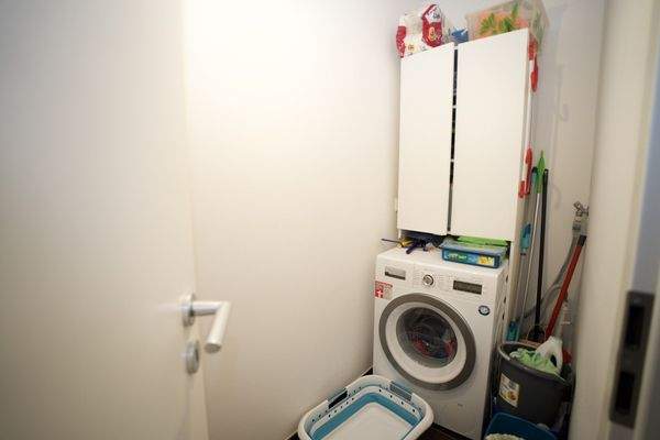 Haushaltsraum im Badezimmer OG