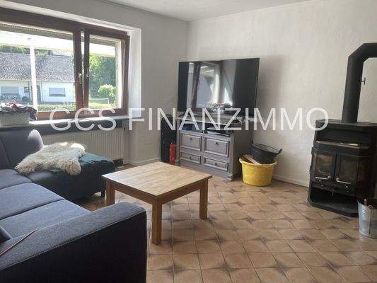 Wohnzimmer mit Kamin EG