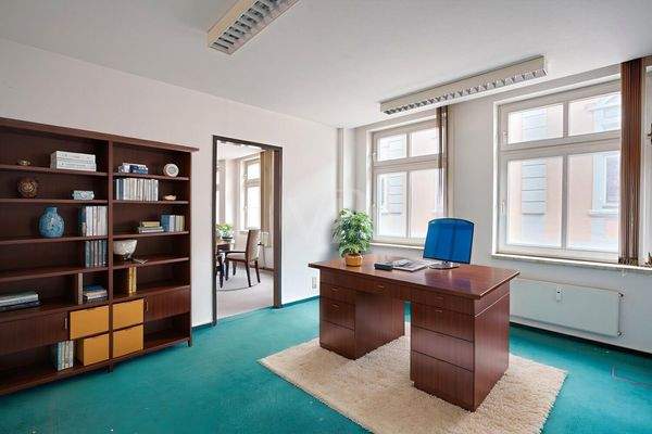 Büro 2 digital möbliert