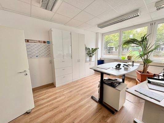 Büro (2)