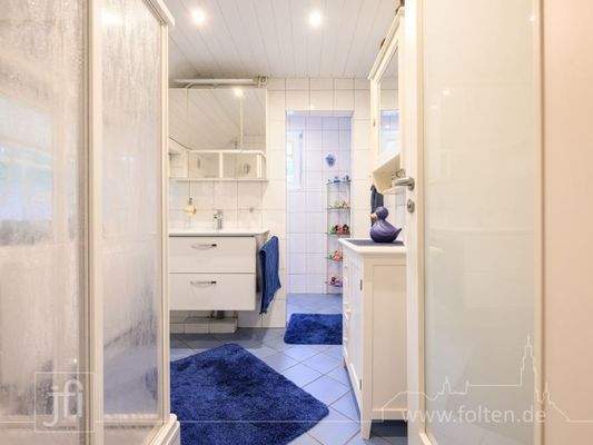 Duschbad im Ergeschoss