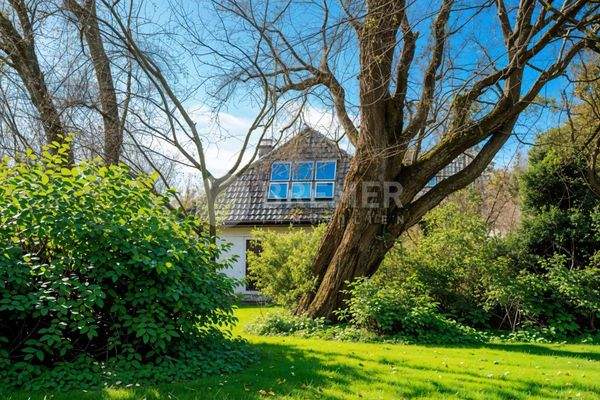 Hausansicht - (KI generiert)