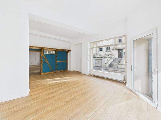 CAM05391G0-PR0035-STILL008