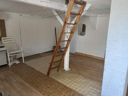 Abstellraum über der Garage