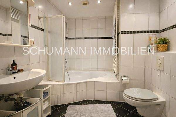 1. OG Modernes Wannenbad