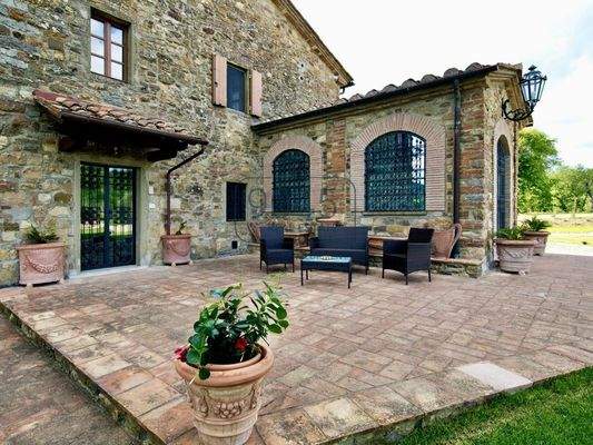 12 Hektar grosser Landsitz mit Panoramaausblick, Pool in Val di Chiana
