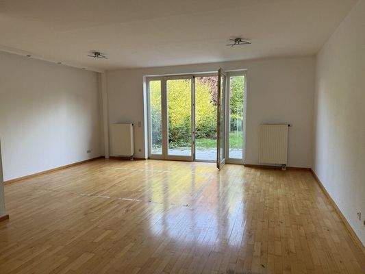 Blick in den offenen Wohnbereich