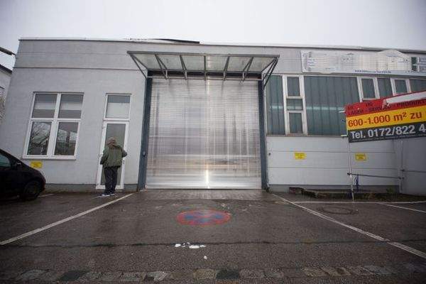 Hallenzufahrt und Vordach