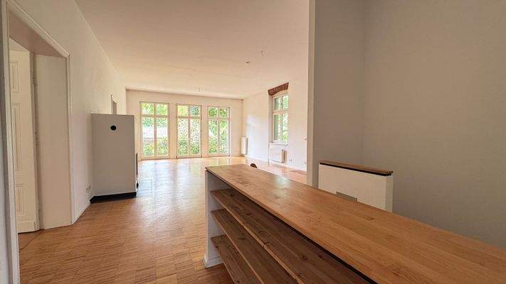 Wohnbereich mit Holzboden