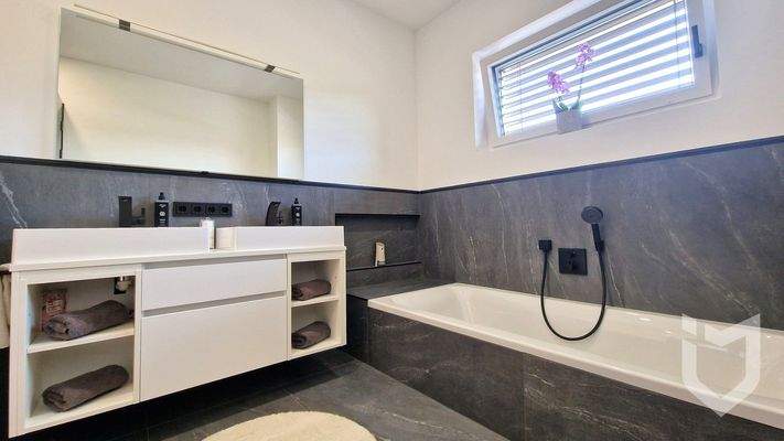 Einrichtungsbeispiel Badezimmer